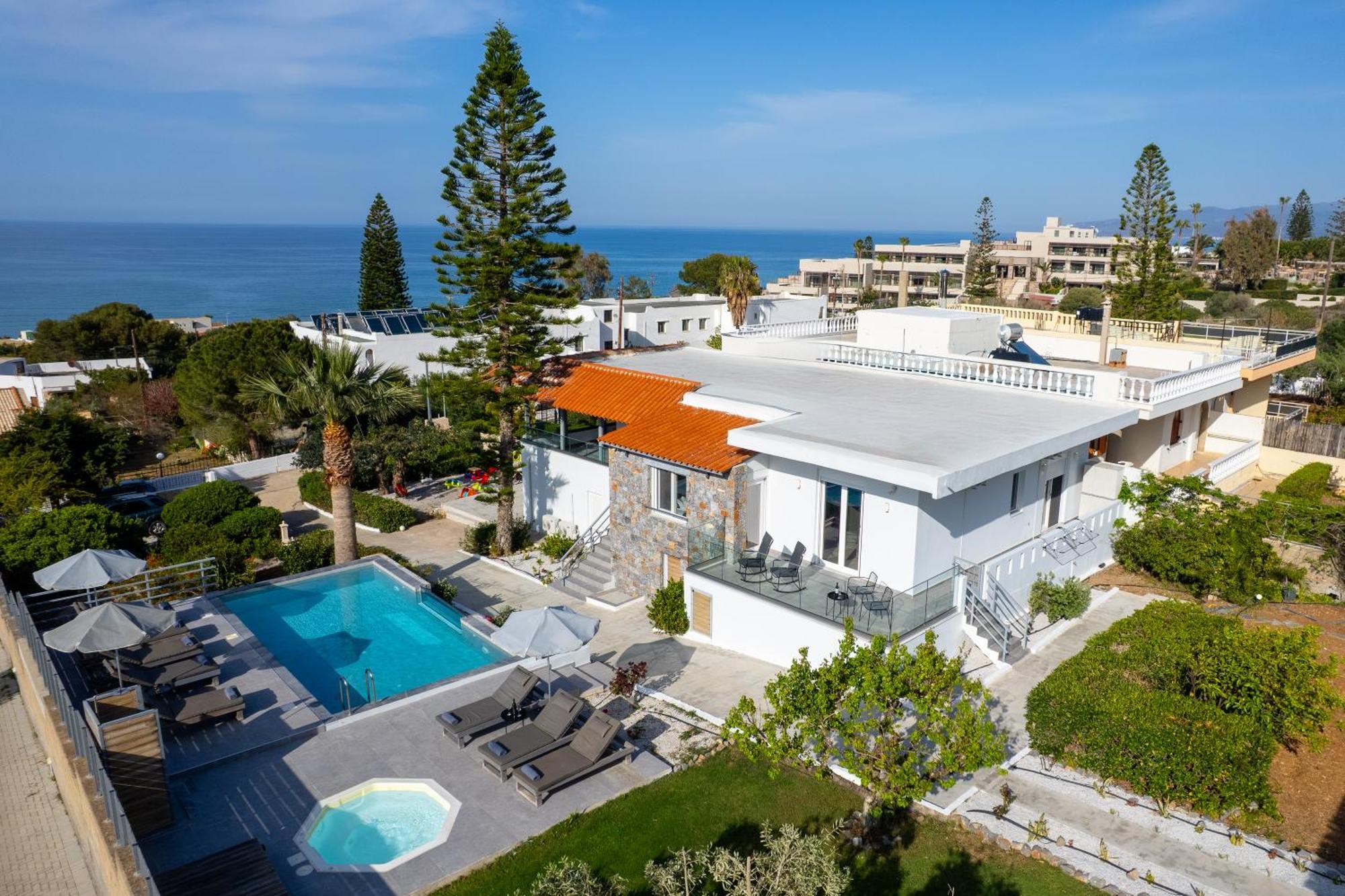 Queen'S Gem Luxury Villa - Heated Jacuzzi & Pool Hersonissos  Exterior photo