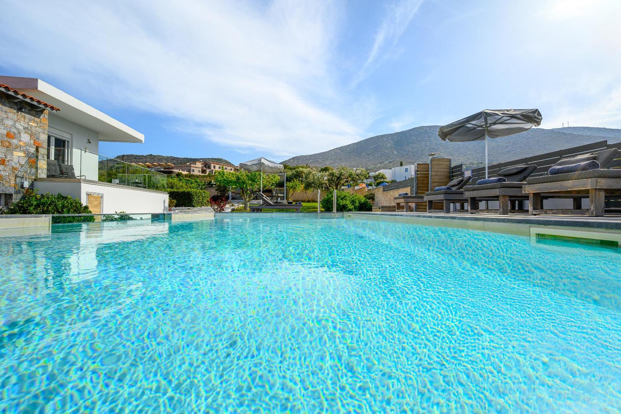 Queen'S Gem Luxury Villa - Heated Jacuzzi & Pool Hersonissos  Exterior photo
