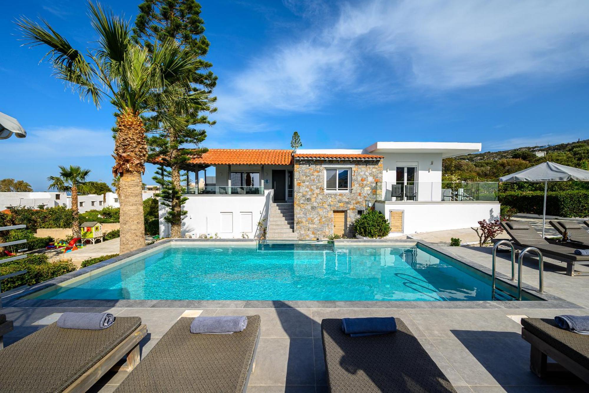 Queen'S Gem Luxury Villa - Heated Jacuzzi & Pool Hersonissos  Exterior photo